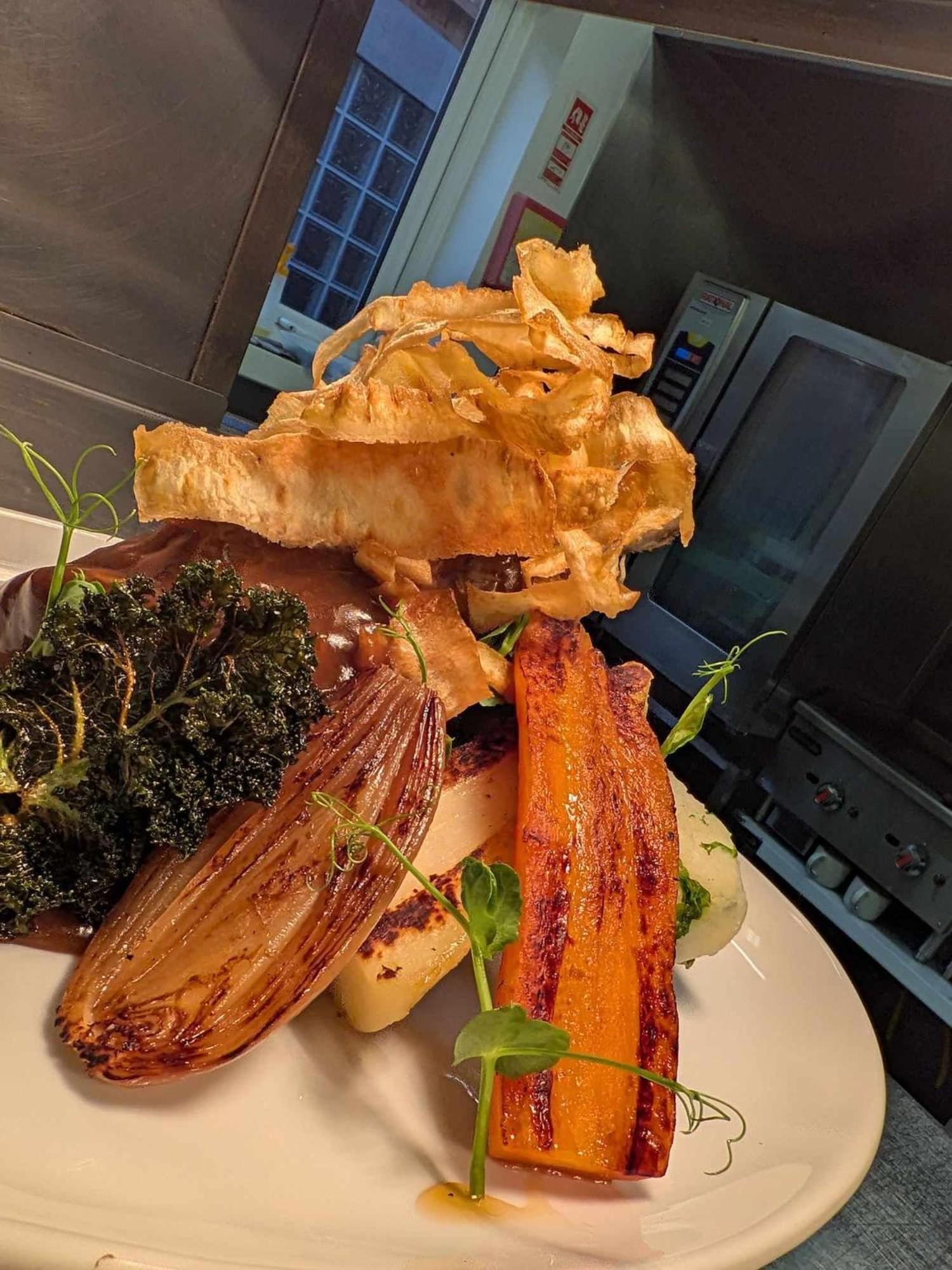 The Armada Bar And Restaurant Bed & Breakfast Armoy Bagian luar foto